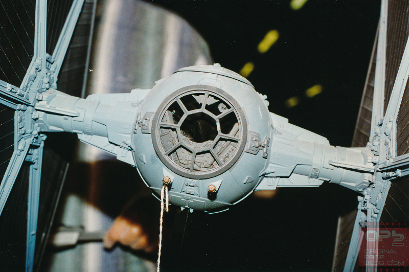 Illustration for article titled I can't believe these crappy Star Wars props looked so great in movies
